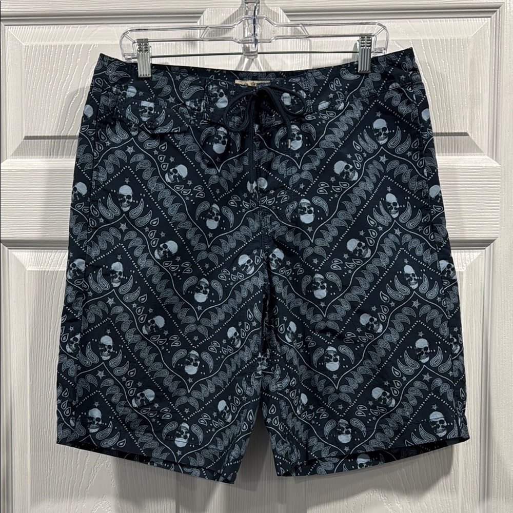 Men’s Juicy Couture Skull Print Surf Board Shorts Size Medium EUC